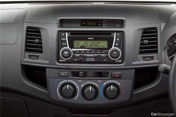 2011 TOYOTA HILUX