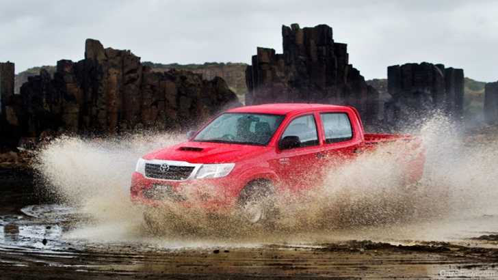 2011 TOYOTA HILUX