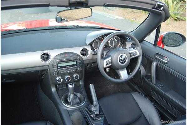 2011 MAZDA MX-5 2D CONVERTIBLE COUPE