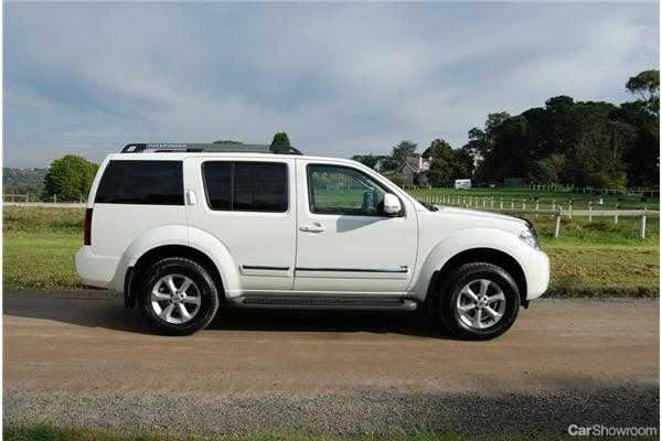 2011 NISSAN PATHFINDER 4D WAGON TI 550 4X4