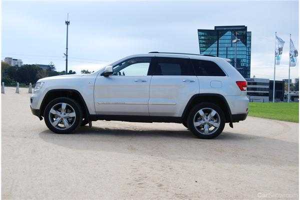 2011 JEEP GRAND CHEROKEE 4D WAGON LIMITED 4X4