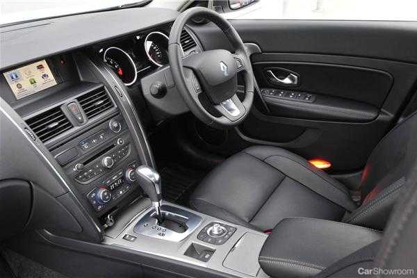 2011 RENAULT LATTITUDE 4D SEDAN 2.5 V6 LUXE