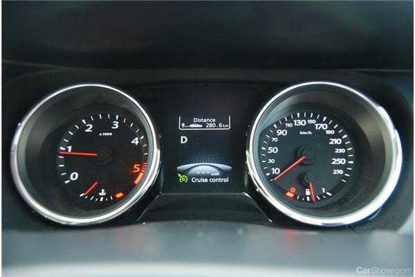 2011 RENAULT LATTITUDE 4D SEDAN 2.5 V6 LUXE