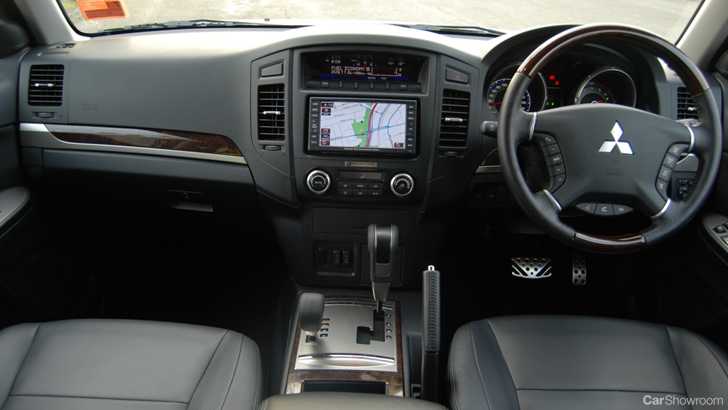 2010 MITSUBISHI PAJERO 4D WAGON EXCEED LWB 4X4