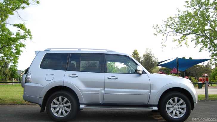 2010 MITSUBISHI PAJERO 4D WAGON EXCEED LWB 4X4