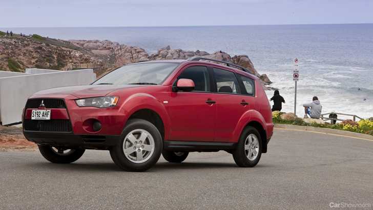 2010 MITSUBISHI OUTLANDER 4D WAGON LS FWD