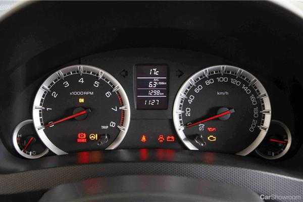 2010 SUZUKI SWIFT 5D HATCHBACK