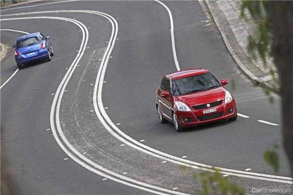 2010 SUZUKI SWIFT 5D HATCHBACK