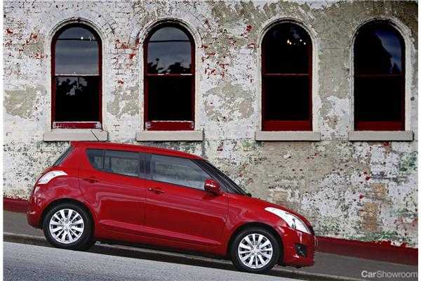 2010 SUZUKI SWIFT 5D HATCHBACK