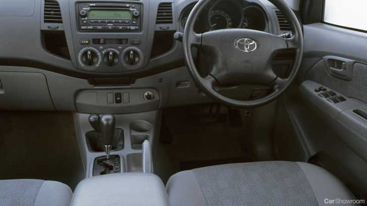 2010 TOYOTA HILUX C/CHAS SR 4X4