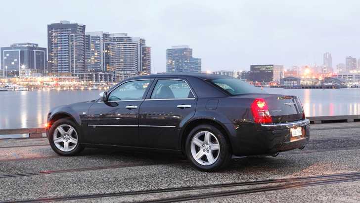 2010 CHRYSLER 300C 4D SEDAN 5.7 HEMI V8