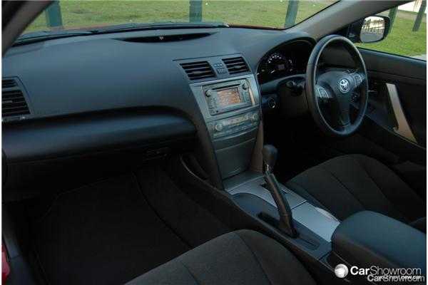 2010 TOYOTA CAMRY 4D SEDAN HYBRID