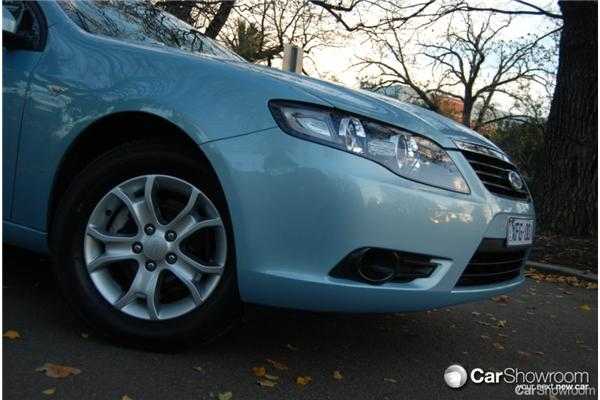2010 FORD FALCON 4D SEDAN XT