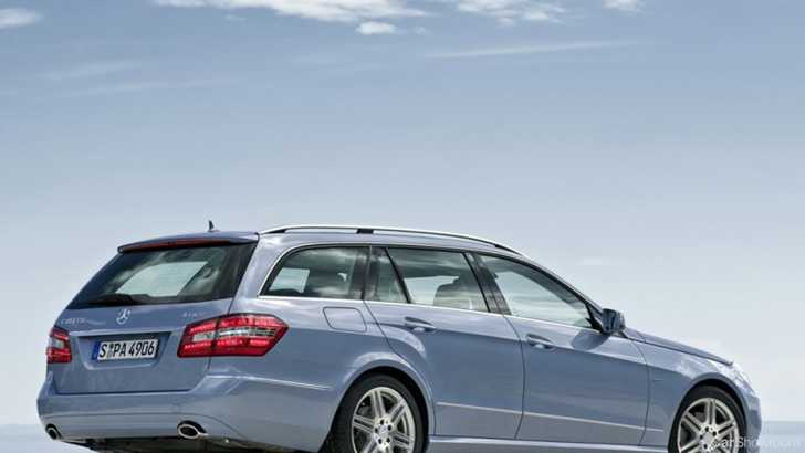 2010 MERCEDES-BENZ E350 4D WAGON