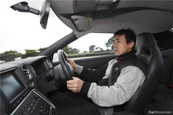 2010 NISSAN GT-R 2D COUPE