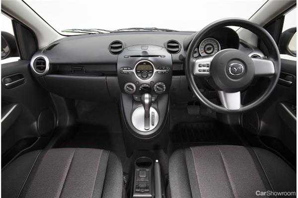 2010 MAZDA MAZDA2