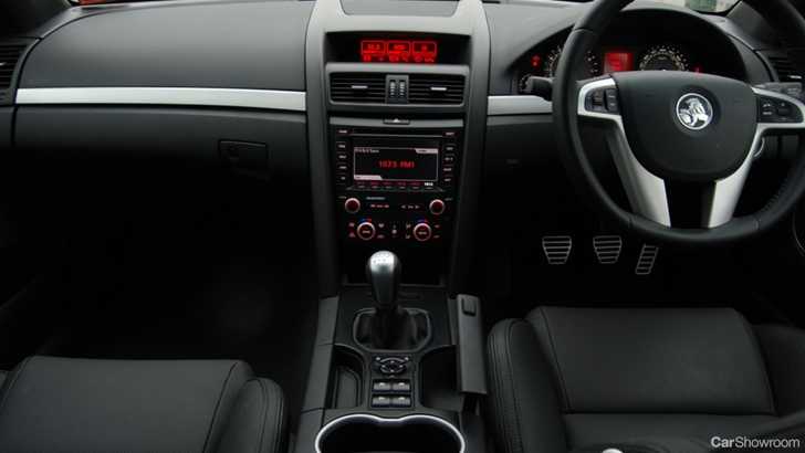 2010 HOLDEN COMMODORE 4D SEDAN SS-V SE