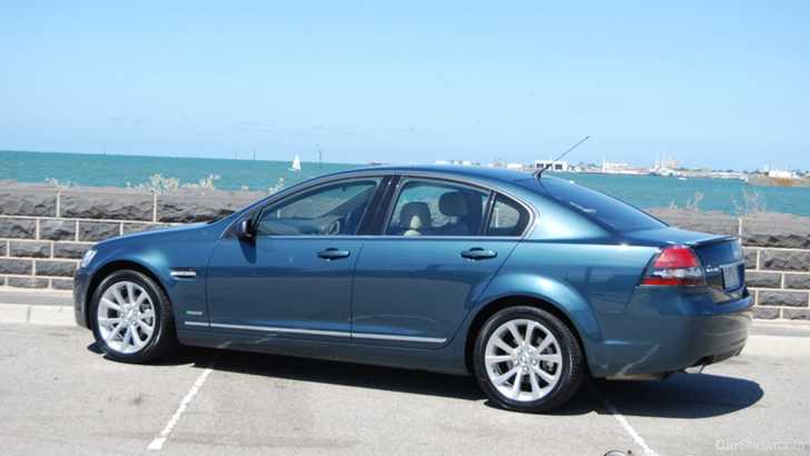 2010 HOLDEN CALAIS V
