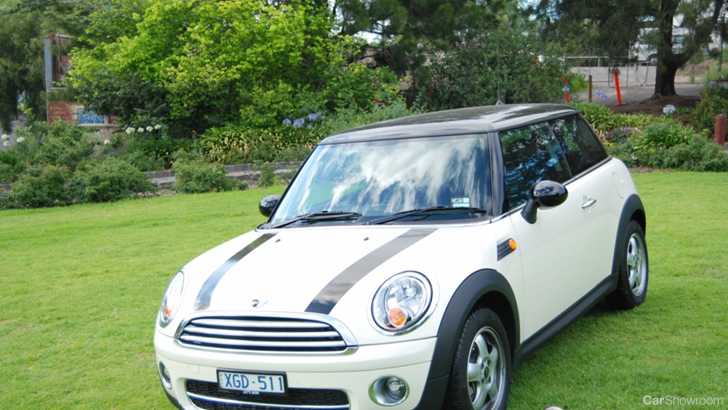 2010 MINI COOPER