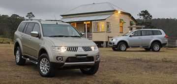 2010 MITSUBISHI CHALLENGER