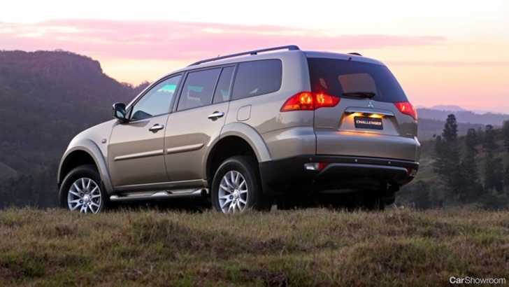 2010 MITSUBISHI CHALLENGER