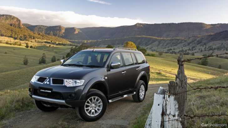 2010 MITSUBISHI CHALLENGER