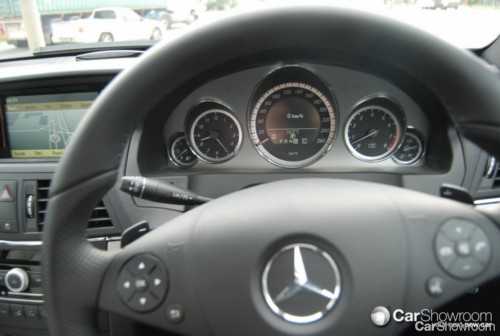 2010 MERCEDES-BENZ E500 AVANTGARDE