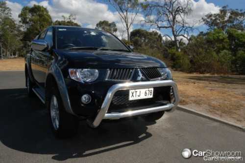 2010 MITSUBISHI TRITON