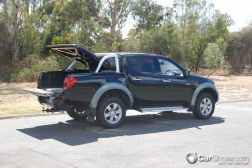 2010 MITSUBISHI TRITON