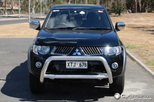 2010 MITSUBISHI TRITON