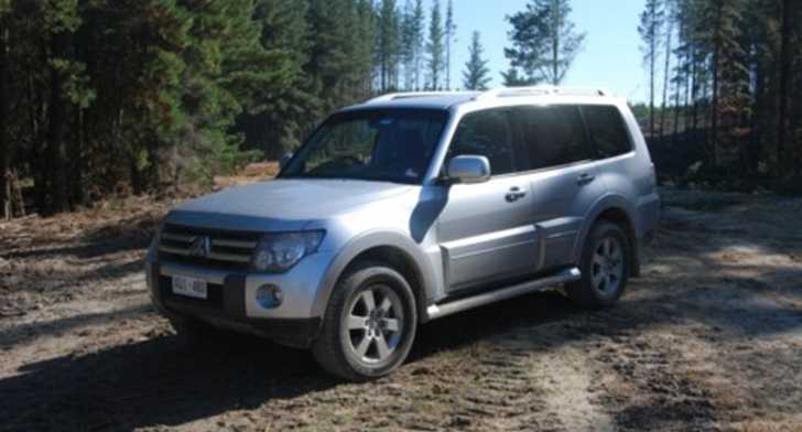 2009 MITSUBISHI PAJERO