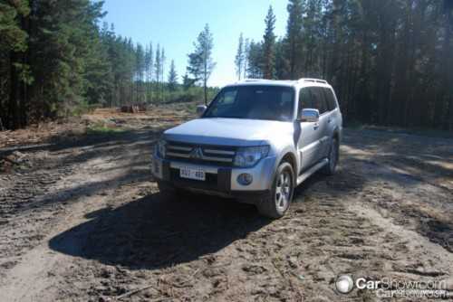 2009 MITSUBISHI PAJERO