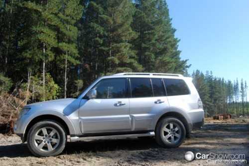 2009 MITSUBISHI PAJERO