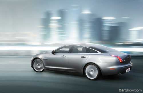 2010 JAGUAR XJ 4D SEDAN