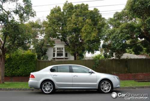 2009 SKODA SUPERB