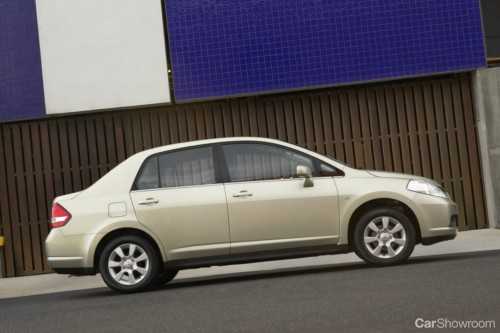 2009 NISSAN TIIDA