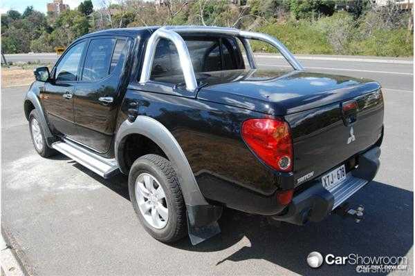 2009 MITSUBISHI TRITON