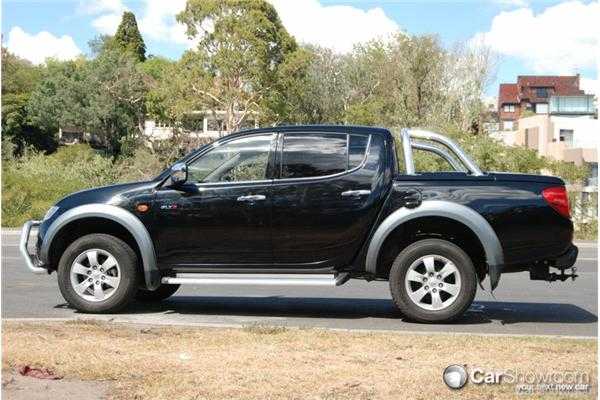 2009 MITSUBISHI TRITON