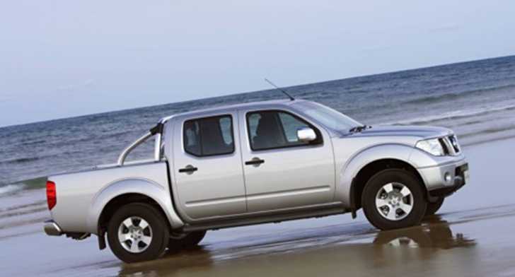 2009 NISSAN NAVARA