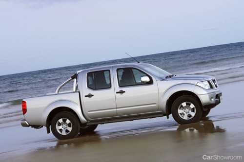 2009 NISSAN NAVARA