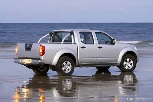 2009 NISSAN NAVARA