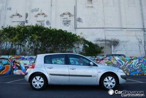 2009 RENAULT MEGANE