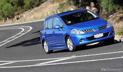 2010 NISSAN TIIDA