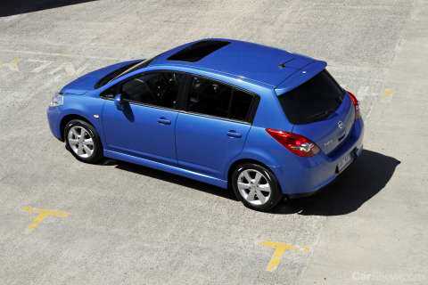 2010 NISSAN TIIDA