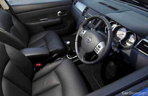2010 NISSAN TIIDA