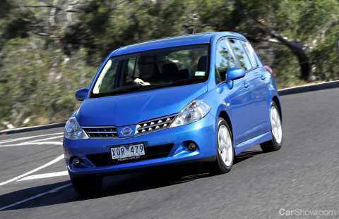 2010 NISSAN TIIDA