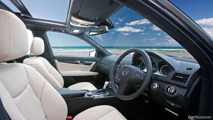 2010 MERCEDES-BENZ C200