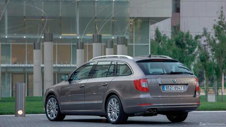 2010 SKODA SUPERB