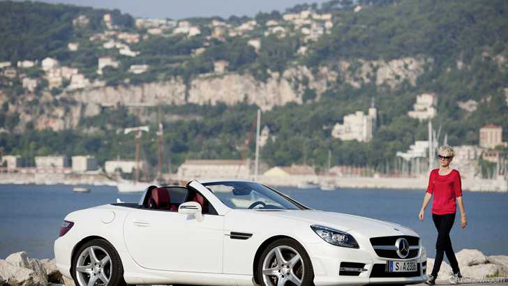 2011 MERCEDES-BENZ SLK 2D CONVERTIBLE