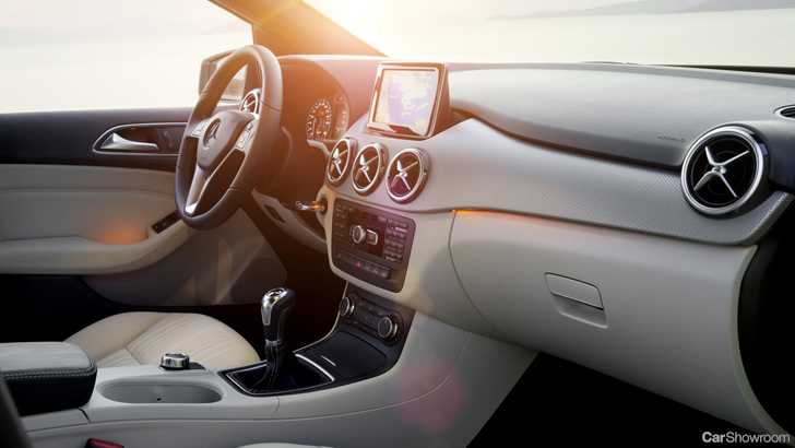 2011 MERCEDES-BENZ B200